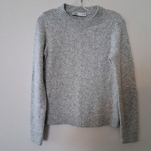 Zara Light Gray Women's Crew Neck Sweater